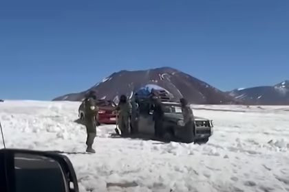 Video: Así fueron detenidos cinco policías en la frontera con Chile, acusados de tráfico de drogas y tenencia de armas