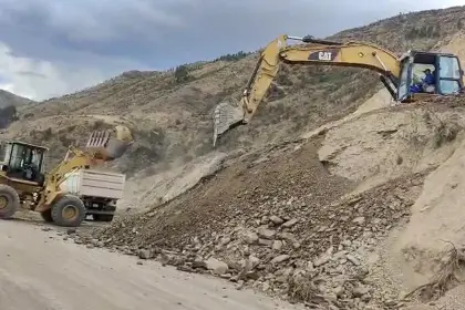 Cochabamba: Trabajos en la ruta hacia Oruro y La Paz continúan y los cortes se realizan de manera alterna