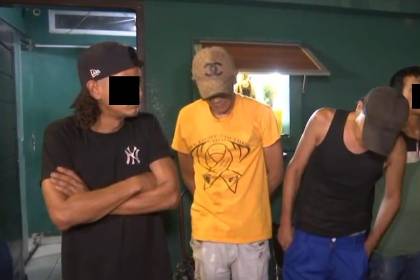 Arrestan a 17 personas acusadas de robo en los mercados del centro cruceño a horas de la Navidad