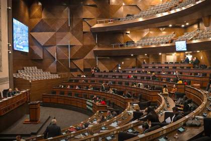 Diputados debaten crédito de más de $us 118 millones para obras viales financiadas por el Banco Mundial