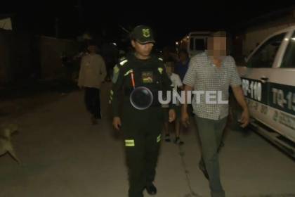 Un hombre es acusado de mostrar sus partes íntimas a una niña