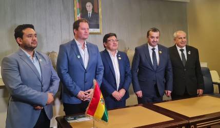 Bolivia y Argelia firman alianza y apunta a impulsar cooperación en petróleo y gas
