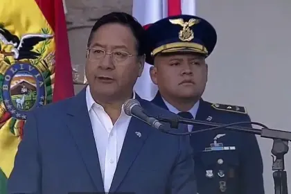 Arce tiene un lapsus con el nombre del toborochi en el acto de presentación de monedas conmemorativas