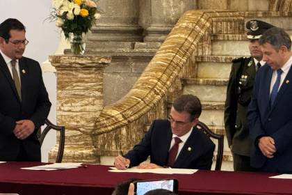 Rodrigo Paz promulga ley para suspender al fiscal general y designar un interino