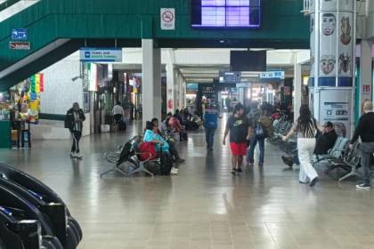 Tránsito informa que solo hay viajes desde Santa Cruz hacia Tarija debido a bloqueos en otras regiones