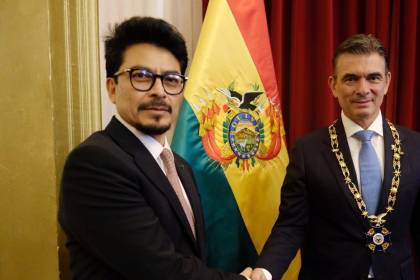 Samuel pide “pensar menos en condecoraciones” tras el Cóndor de los Andes a Rodrigo Paz