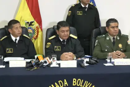 Armada recupera parte de las armas robadas del Batallón de Chua Cocani; un marino, entre los seis aprehendidos del caso