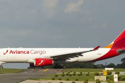 Gobierno anuncia que aerolínea internacional inicia operaciones en Bolivia este viernes