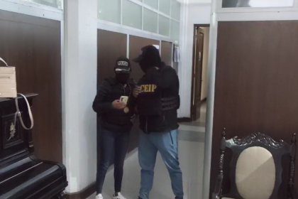 “Nos han dicho que estamos aprehendidos”: Desde la Fiscalía en Sucre denuncian que policías irrumpieron en sus instalaciones