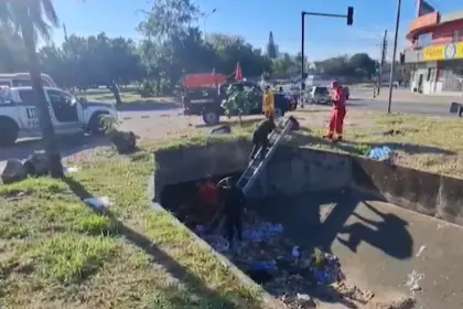 Hallan a un hombre sin vida dentro de un canal de drenaje de la zona sur de Santa Cruz de la Sierra