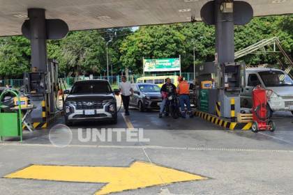 Santa Cruz: Según Asosur, el sector privado dará apoyo para agilizar logística de combustibles