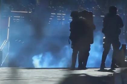 En vivo: Policía se enfrenta a mineros cooperativistas que intentan ingresar a la plaza Murillo 