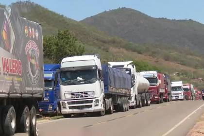 Choferes ya no tienen ni para comprarse alimentos y piden levantar los bloqueos