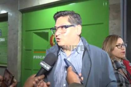 Exministro de Arce declara en la Fiscalía por la investigación por bonos soberanos