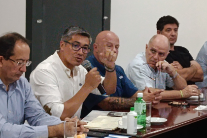 Liberación de exportaciones: Sector privado se reunió con el Gobierno y acordaron establecer mesas técnicas