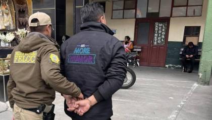 Policía dice que investiga de manera interna uniformados que aprehendieron a un humorista en La Paz