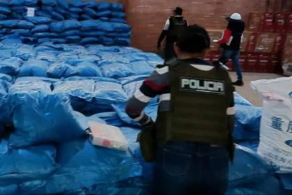 Aduana alista denuncia contra importadora por 43 toneladas de sustancias controladas halladas en Oruro