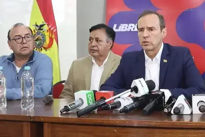Libre responde a Paz: “Se puede ganar una elección sin alianzas, pero no se puede gobernar sin acuerdos políticos”