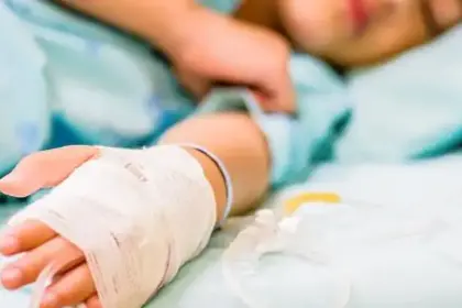 Intento de infanticidio: madre mezcló veneno con té de manzanilla y se lo dio a sus tres hijos, según la Fiscalía