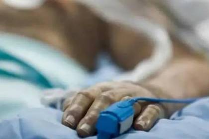 Hombre sufre fracturas al caer del segundo piso de un inmueble tras una discusión con su socio