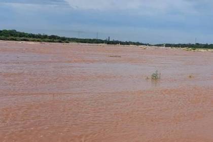 Defensa Civil emite alerta naranja y advierte crecida de ríos para 80 municipios del país