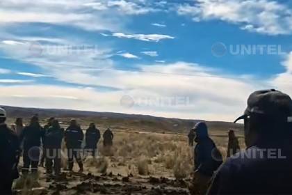 “Somos rehenes hace 40 días”: Tensión entre choferes y bloqueadores en la ruta a Desaguadero