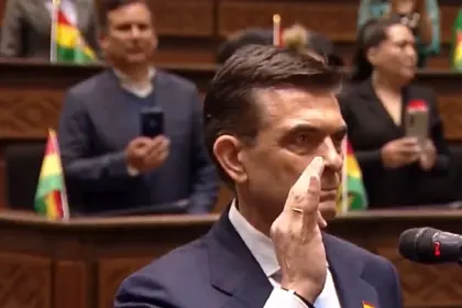 Rodrigo Paz Pereira jura como presidente de Bolivia