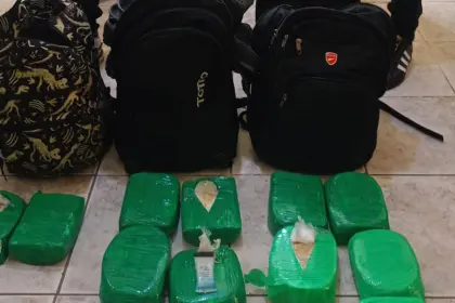 Dos extranjeros con 12 kilos de cocaína en sus mochilas intentaron ingresar a Bolivia desde Perú, dice la Policía 