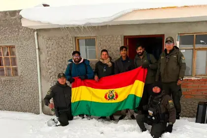 Rescatan en Bolivia a tres turistas estadounidenses atrapados por nevada en zona fronteriza con Chile