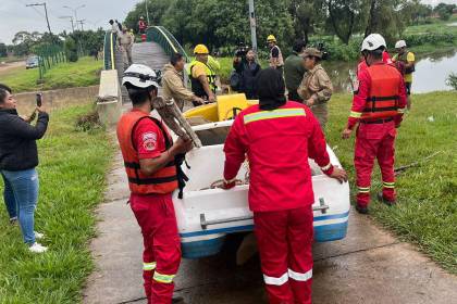 Adolescente muerto al caer a un canal: El padre dice que su hijo fue empujado 