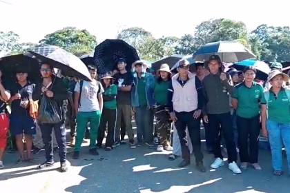 Universitarios del trópico levantan bloqueo instalado en la carretera Cochabamba-Santa Cruz