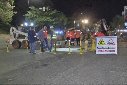 Santa Cruz: Saavedra arranca su gestión con trabajos de bacheo en la avenida San Martín