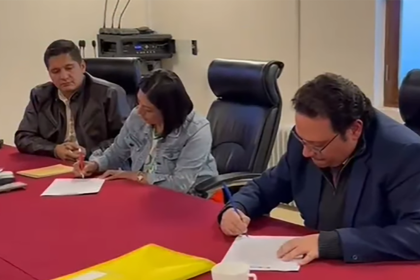 Tras reunión con el TSE, delgados de Libre y PDC firman compromiso para el debate presidencial