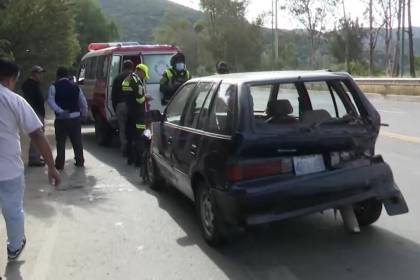 Tres vehículos impactan en el Circuito Bolivia y dejan dos personas heridas