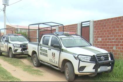 Lourdes gritaba y golpeaba su portón esperando ayuda, pero murió frente a sus hijos y a manos de su pareja
