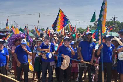 Ausencia de Evo Morales y máscaras con su rostro marcan el acto por el Día del Estado Plurinacional en el trópico