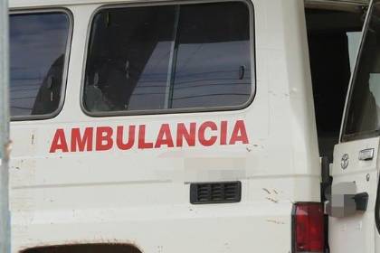 Familia denuncia que tuvo que comprar combustible y pagar para que su familiar sea trasladado en ambulancia municipal