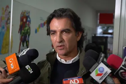 “Paros por solidaridad son ilegales”, dice alcalde Saavedra ante la amenaza de trabajadores de salud
