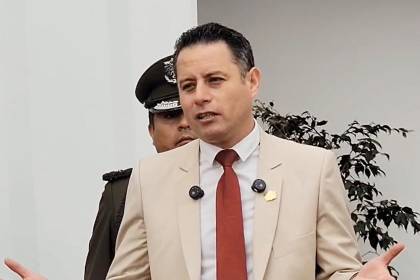 “Ha aparecido con una fortuna difícil de explicar”: Lara señala que denunciará al gerente de la Caja Nacional de Salud 