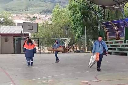 A poco del retorno a clases: El mantenimiento en las unidades educativas de Cochabamba tienen un 75% de avance