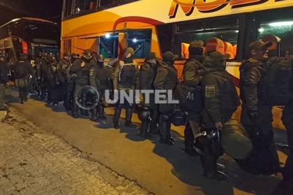 Bloqueos: Parten efectivos de La Paz y hay movimiento policial en Cochabamba