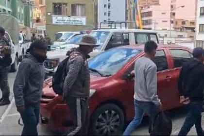 Defensoría reporta 35 marchistas evistas arrestados y seis aprehendidos; la Policía dice que tuvieron actitud “agresiva” 