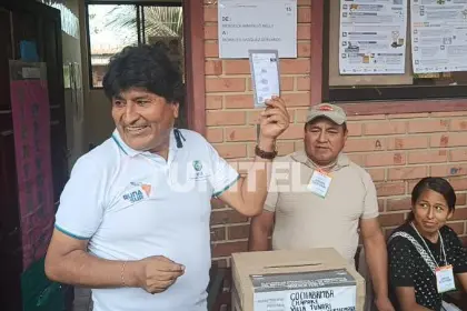 Evo vota el trópico y dice que candidatos no representan al movimiento popular