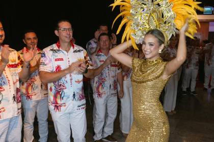 Los Haraganes Jrs proclaman a Olga Chávez como su reina para el Carnaval Cruceño 2027