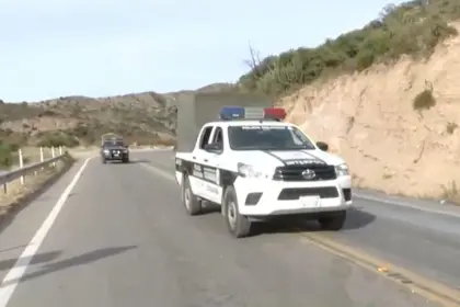 Detonan dinamita y lanzan piedras desde los cerros en un intento de volver a instalar bloqueo en Pirque