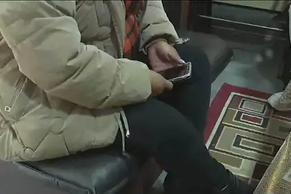 “Creo que mi vida tiene pocas horas”: Una madre denuncia que su esposo policía quiere matarla 