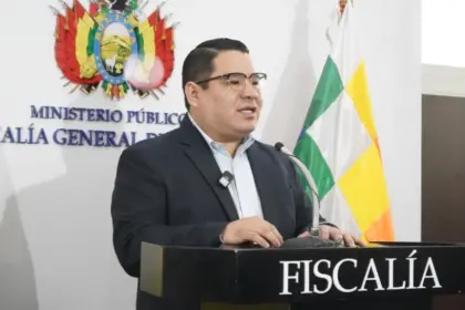 Fiscalía investiga a exministro Eduardo Del Castillo por impedir función policial