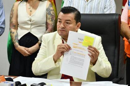 Citan a declarar al alcalde Jhonny Fernández en calidad de denunciado por el caso Mutualista 