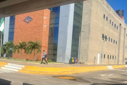 Fiscalía inspecciona oficinas de YPFB en busca de secuestrar documentación relacionada al caso de la exgerente