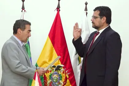 Jorge Akamine jura como nuevo director general del INE